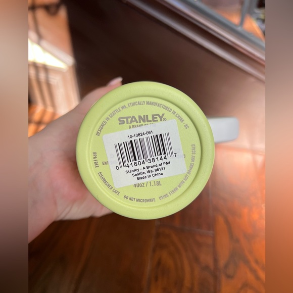 Limited Edition Stanley 40oz Quencher H2.0 - Picture 8 of 8